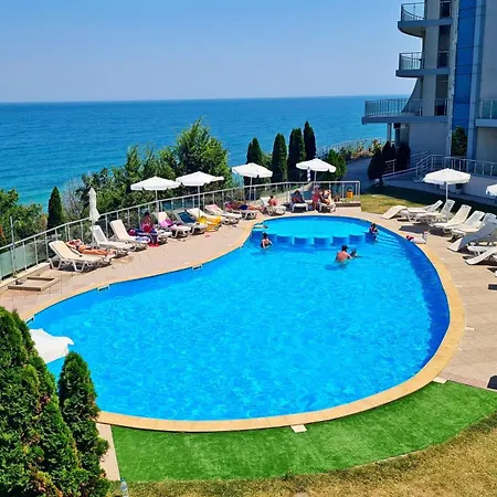 Naser Silver Апартаменты Бяла